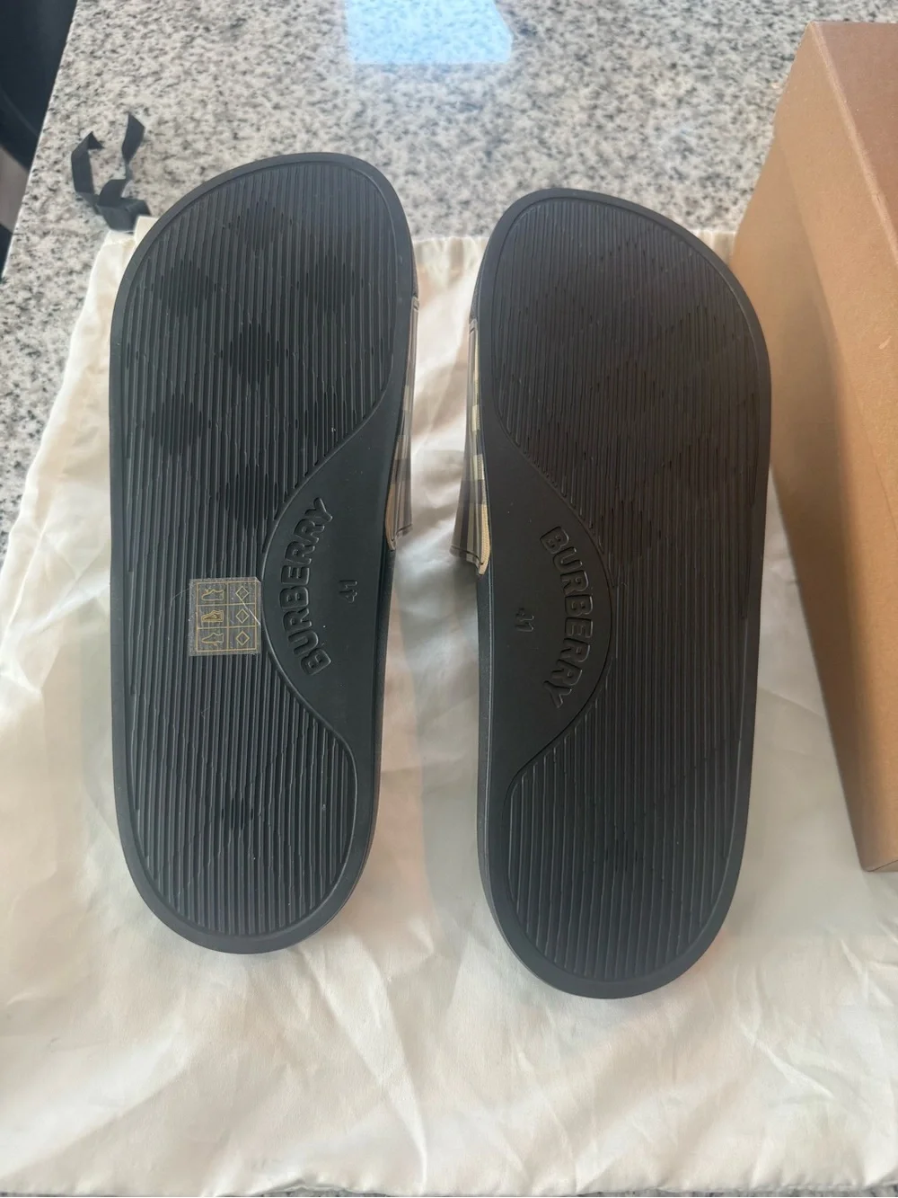 New Burberry Furley Vintage Check Slide Sandals - Black & Beige Size 41
